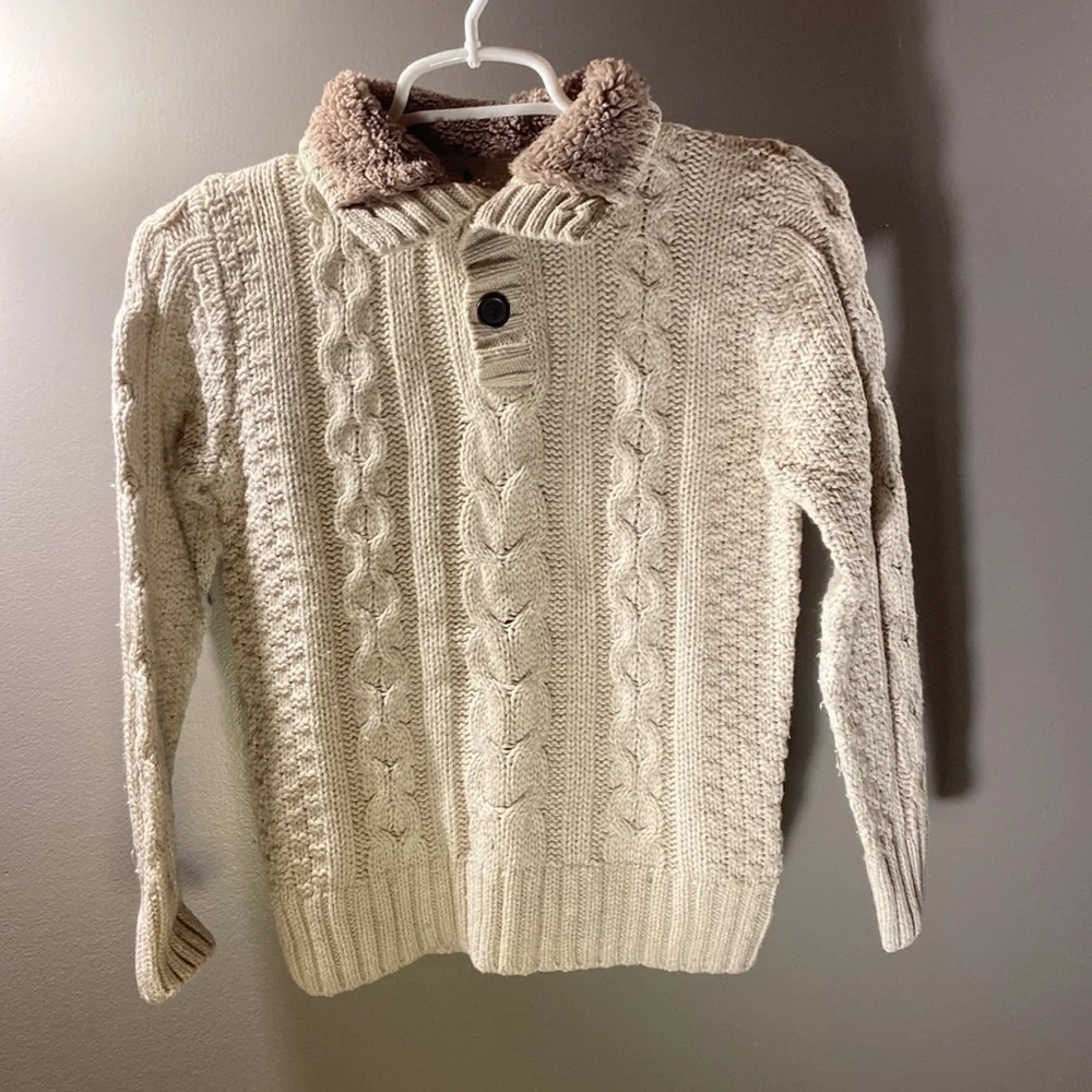 Gap‎ knit sweater